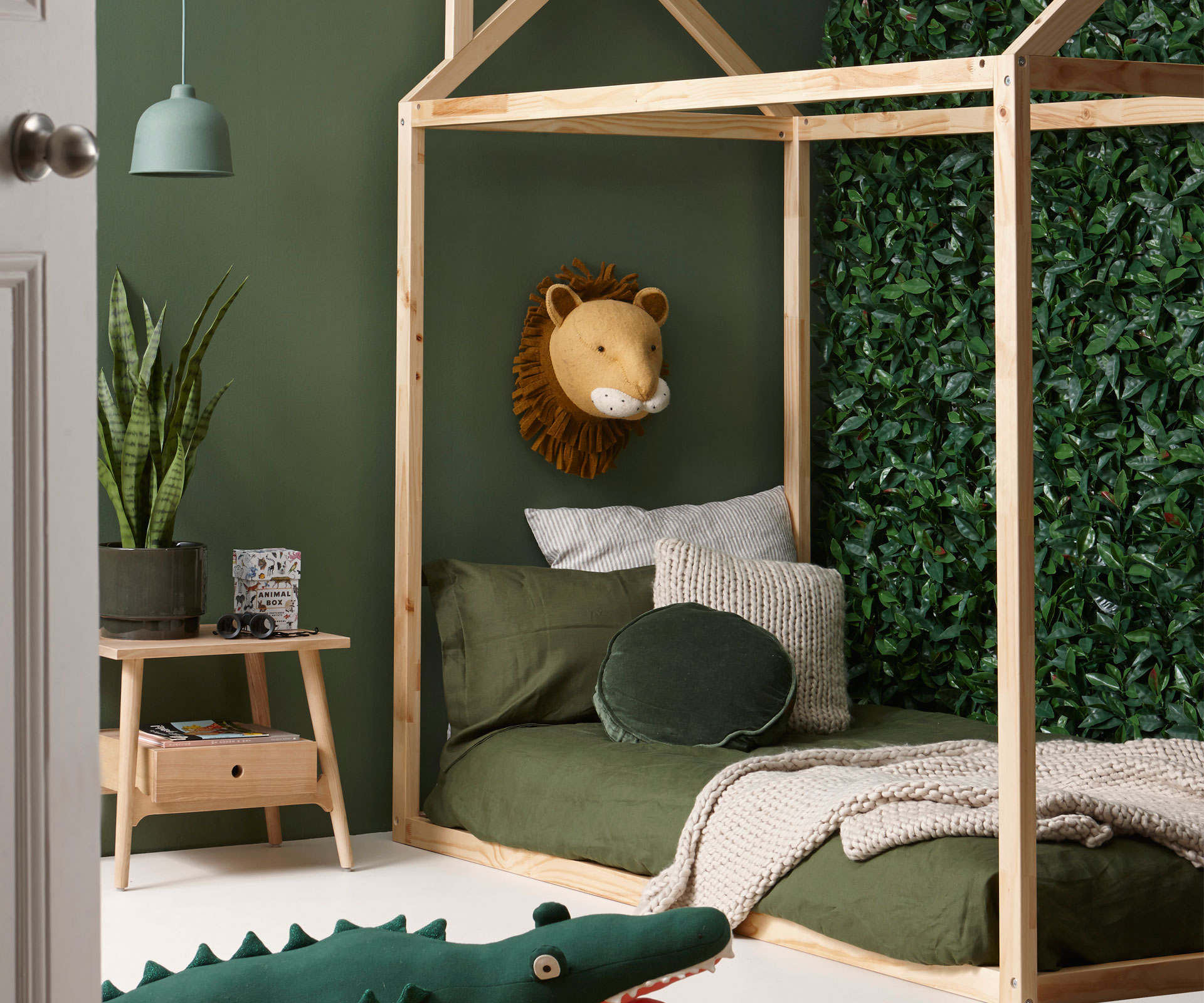 jungle themed bedroom furniture